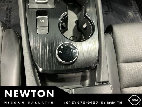 Used 2024 Nissan Rogue SV w/ SV Premium Package AWD/4WD image 5