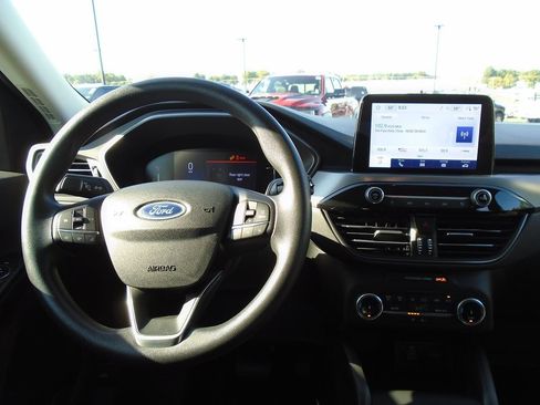 Used 2025 Ford Escape Active AWD/4WD image 11