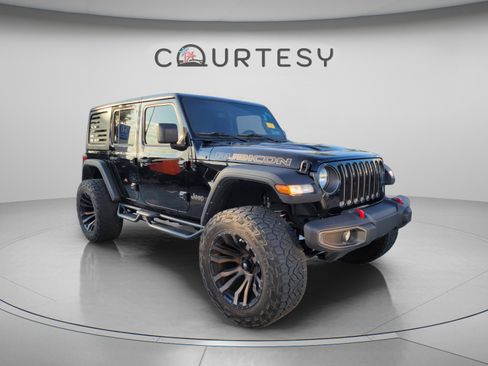 Used 2023 Jeep Wrangler Unlimited Rubicon AWD/4WD image 4