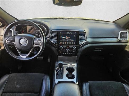 Used 2019 Jeep Grand Cherokee Altitude image 16