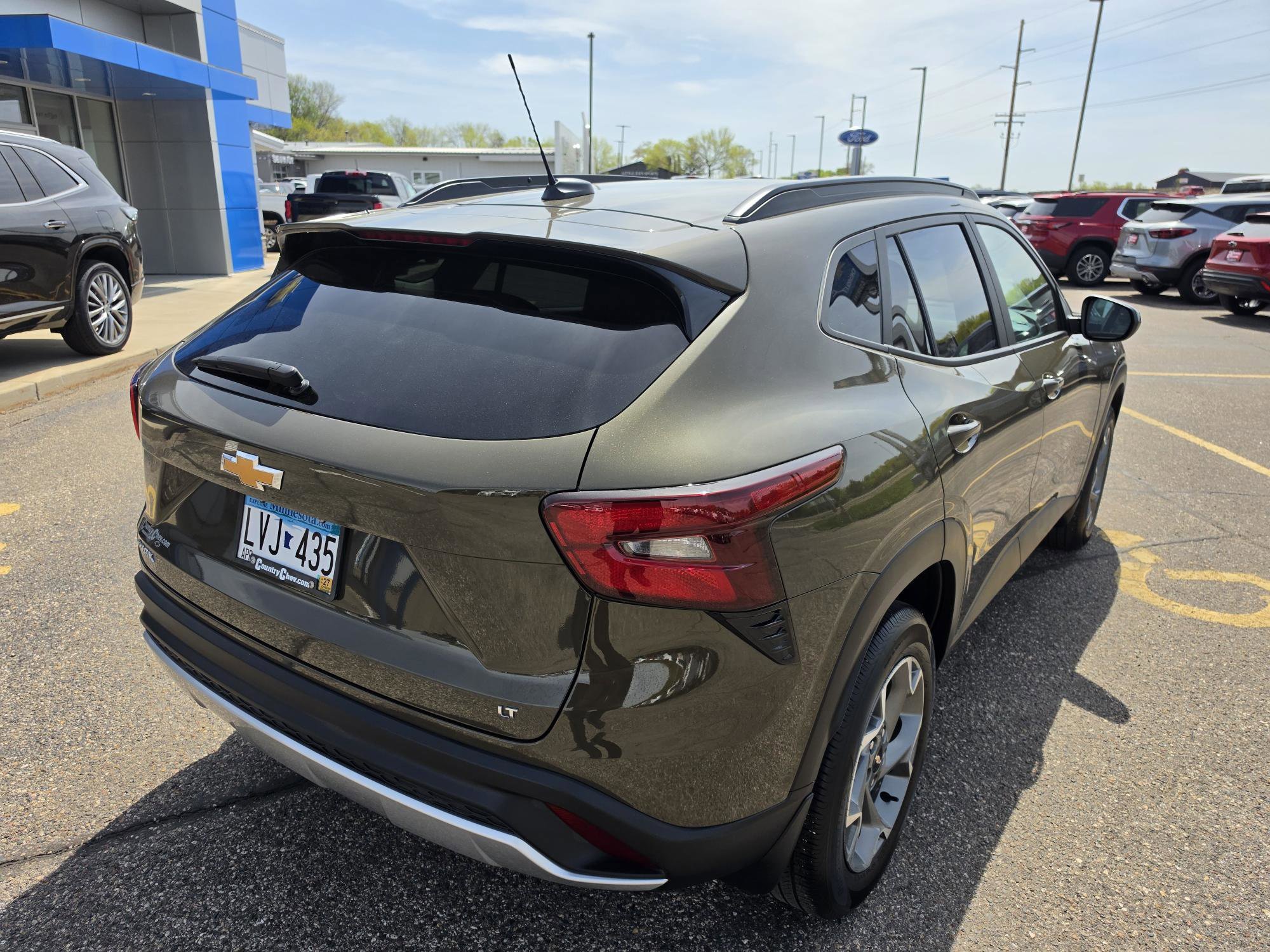 Used 2024 Chevrolet Trax LT w/ Driver Confidence Package FWD image 17