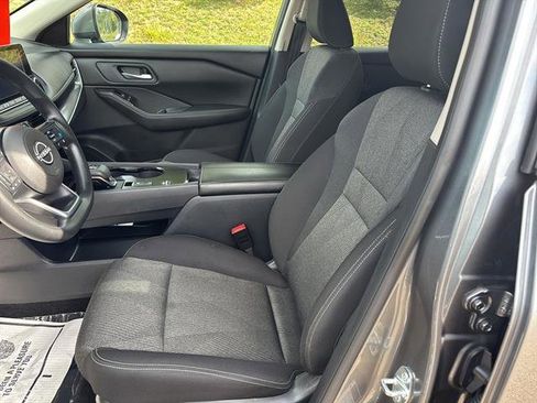 Used 2024 Nissan Rogue SV image 11