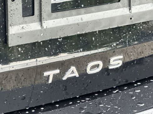 Used 2024 Volkswagen Taos S FWD image 18