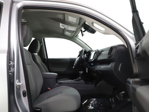 Used 2023 Toyota Tacoma SR AWD/4WD image 12