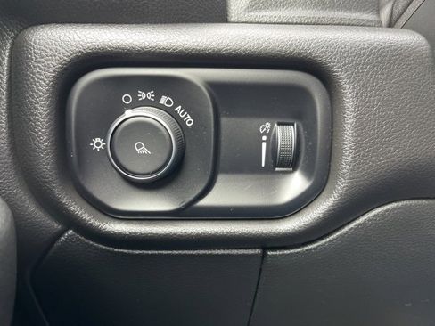 Used 2024 RAM 3500 Tradesman w/ Chrome Appearance Group image 27