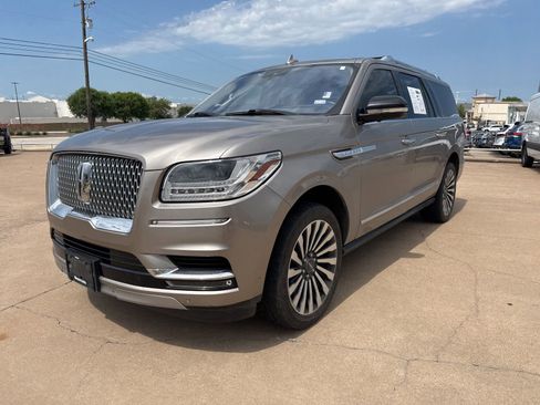 Used 2019 Lincoln Navigator L Reserve AWD/4WD image 3
