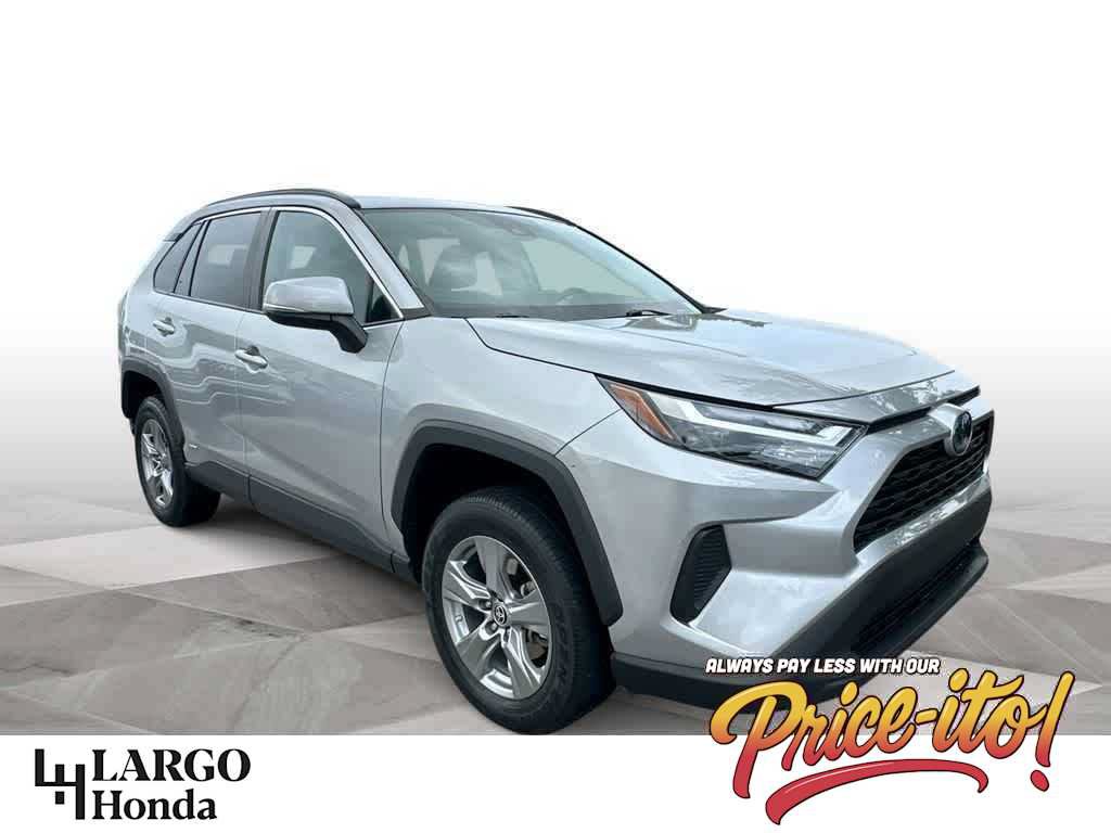 Used 2023 Toyota RAV4 LE AWD/4WD image 1