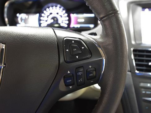 Used 2019 Lincoln MKT AWD image 18