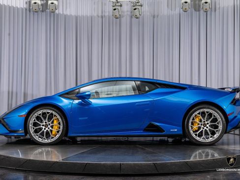 Used 2023 Lamborghini Huracan Tecnica image 10