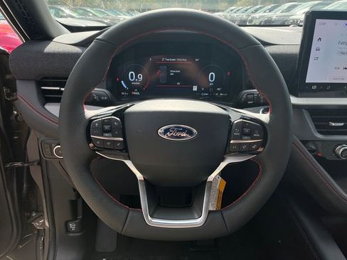 New 2026 Ford Explorer ST-Line w/ ST-Line Street Pack image 18