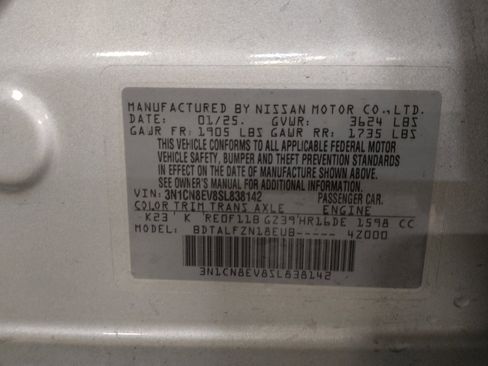 Used 2025 Nissan Versa SV FWD image 33