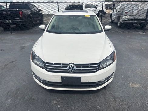 Used 2015 Volkswagen Passat 1.8T SEL Premium FWD image 2