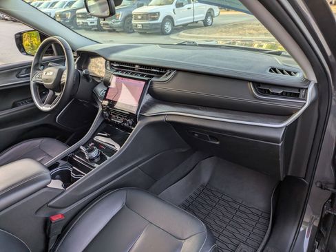 Used 2022 Jeep Grand Cherokee L Limited AWD/4WD image 41