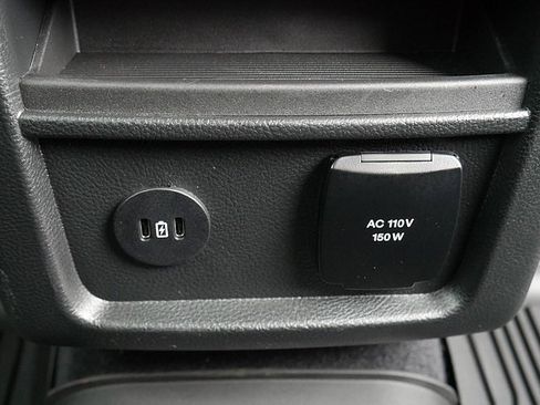 Used 2024 Ford Edge Titanium image 53