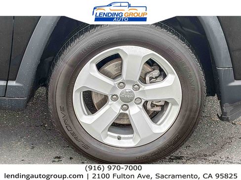 Used 2018 Jeep Compass Latitude w/ Popular Equipment Group FWD image 9