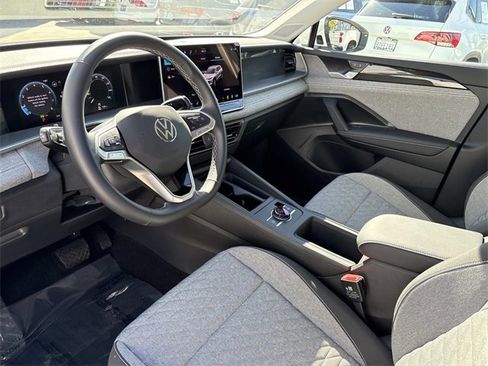 Certified 2025 Volkswagen Tiguan S image 13