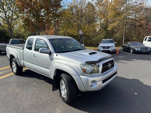 Used 2011 Toyota Tacoma 4x4 Access Cab V6 w/ TRD Sport Pkg image 31
