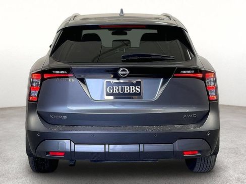 Certified 2025 Nissan Kicks SV w/ SV Premium Package AWD/4WD image 5