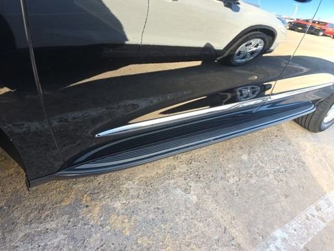 Used 2019 Buick Enclave Essence image 13