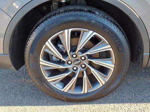 Used 2025 Lincoln Aviator AWD image 8