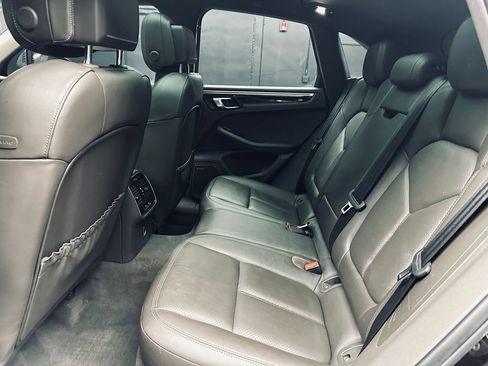 Used 2018 Porsche Macan S AWD/4WD image 21