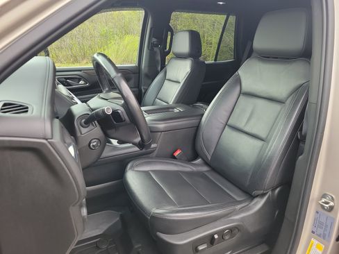 Used 2021 Chevrolet Tahoe LT w/ LT Signature Package AWD/4WD image 14