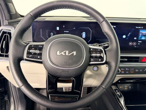 Used 2025 Kia Sorento SX Prestige image 12