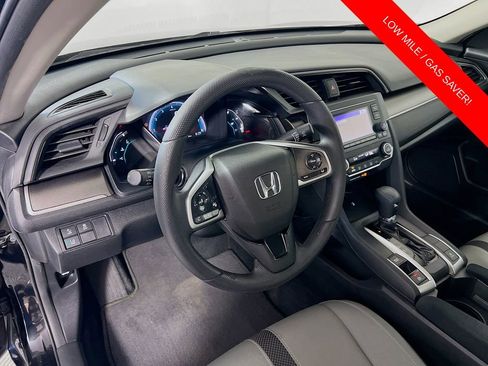 Used 2019 Honda Civic LX image 9