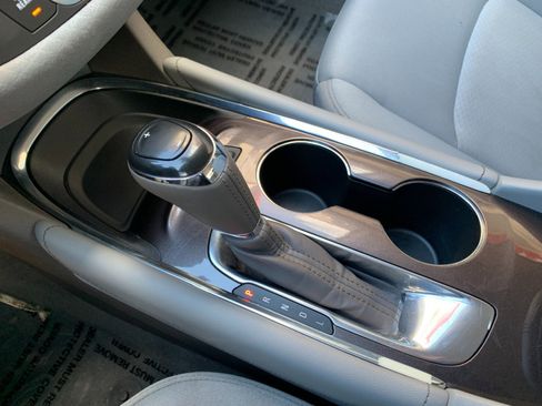 Used 2016 Chevrolet Malibu LT image 15