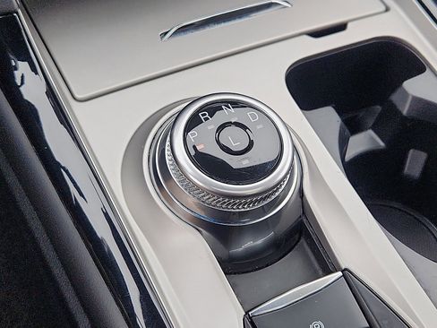 Certified 2022 Ford Explorer ST-Line w/ Class IV Trailer Tow Package image 17