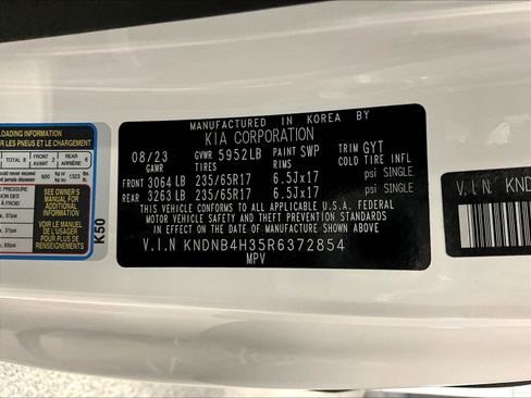 Used 2024 Kia Carnival LX FWD image 19