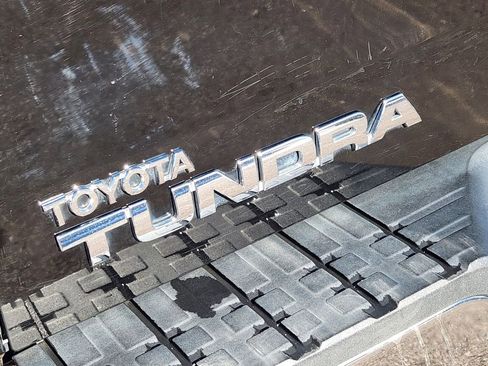 Used 2013 Toyota Tundra 4x4 CrewMax image 30