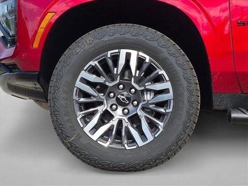 New 2026 Chevrolet Suburban Z71 AWD/4WD image 19