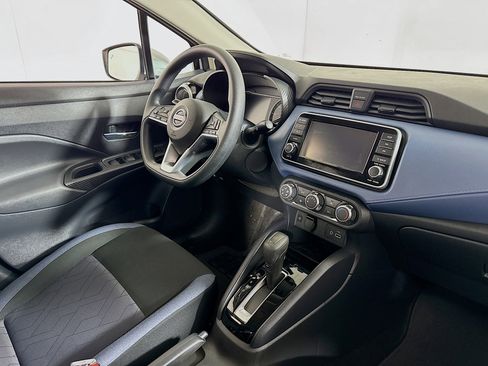 Used 2025 Nissan Versa SV w/ Trunk Package image 24