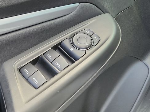 Used 2023 Chevrolet Bolt EUV LT w/ Convenience Package image 23