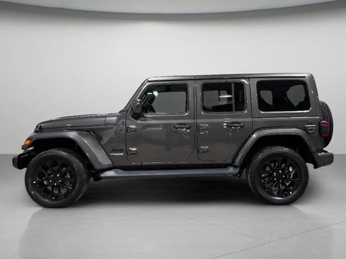 Used 2021 Jeep Wrangler Unlimited Sahara AWD/4WD image 9