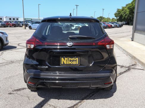 Used 2023 Nissan Kicks S FWD image 5