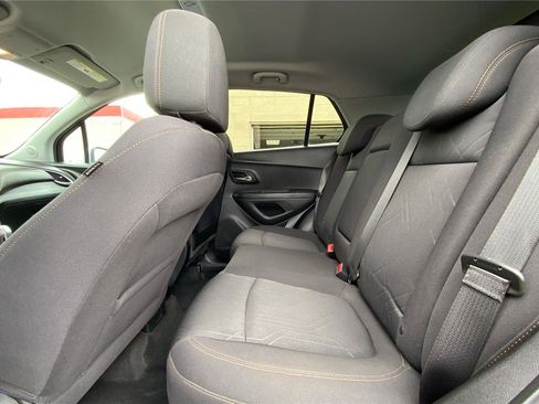 Used 2019 Chevrolet Trax LT image 11