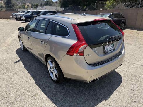 Used 2016 Volvo V60 T5 Platinum FWD image 4