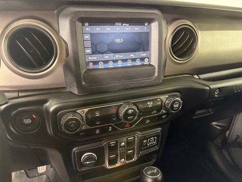 Used 2020 Jeep Wrangler Unlimited Sport S AWD/4WD image 15