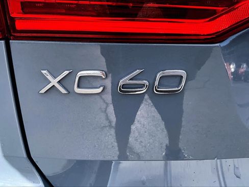 Used 2022 Volvo XC60 T8 Inscription image 31