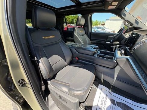 Used 2025 Ford Expedition Tremor AWD/4WD image 31