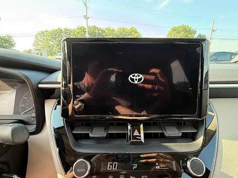 Used 2023 Toyota Corolla LE w/ Carpet Mat Package (TMS) FWD image 12