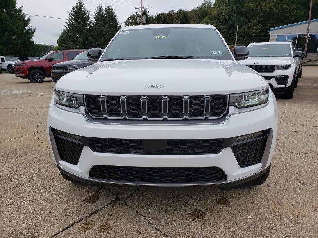 New 2027 Jeep Grand Cherokee Limited AWD/4WD image 9