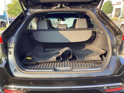 Used 2024 Toyota Venza Nightshade AWD/4WD image 10