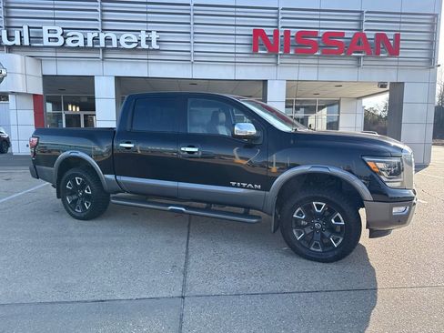 Certified 2021 Nissan Titan Platinum Reserve w/ Moonroof Package image 12