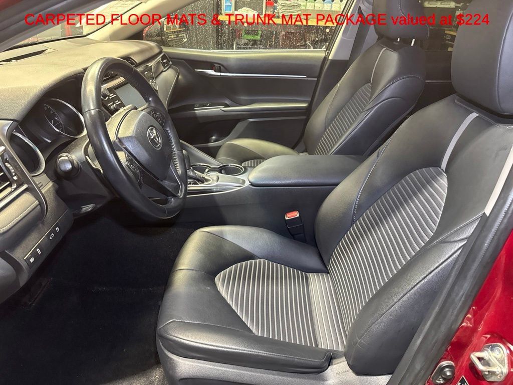 Used 2018 Toyota Camry SE w/ Moonroof Package FWD image 11