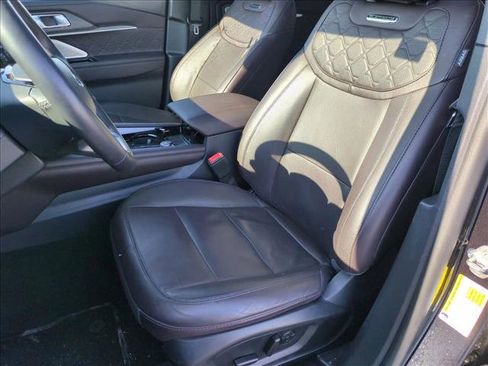 Used 2025 Ford Explorer Platinum w/ LUX Leather Package image 10