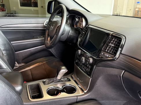 Used 2021 Jeep Grand Cherokee Laredo X AWD/4WD image 22