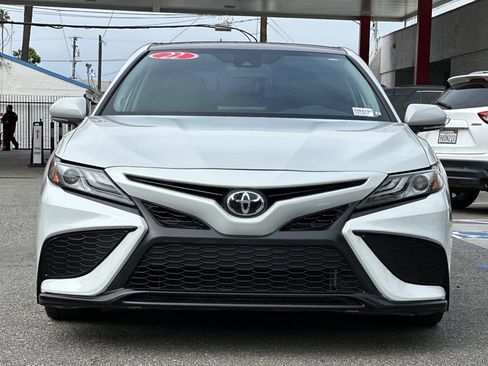 Used 2022 Toyota Camry XSE FWD image 9
